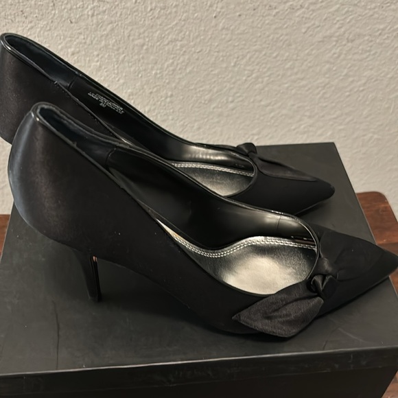 White House black market Satin Dress Shoes - Picture 5 of 6